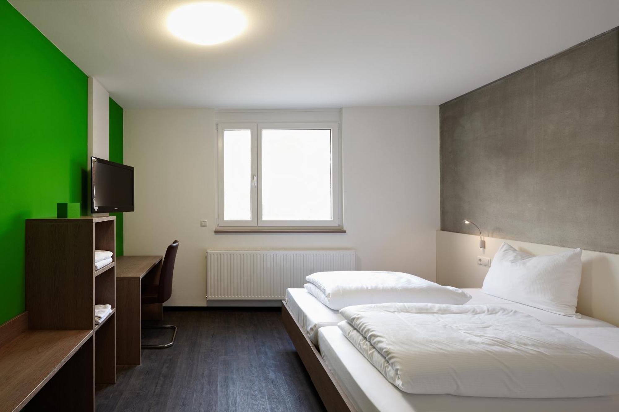 A2 Hotels Плохинген Экстерьер фото